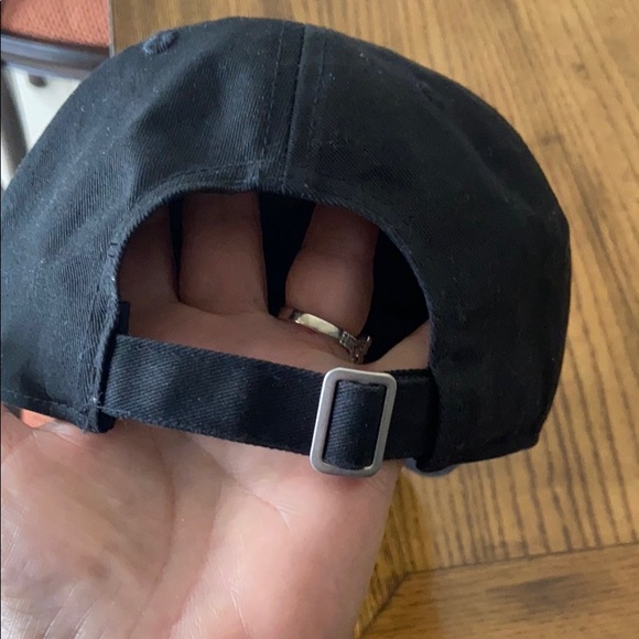 BENCH CAP - Picture 3 of 3